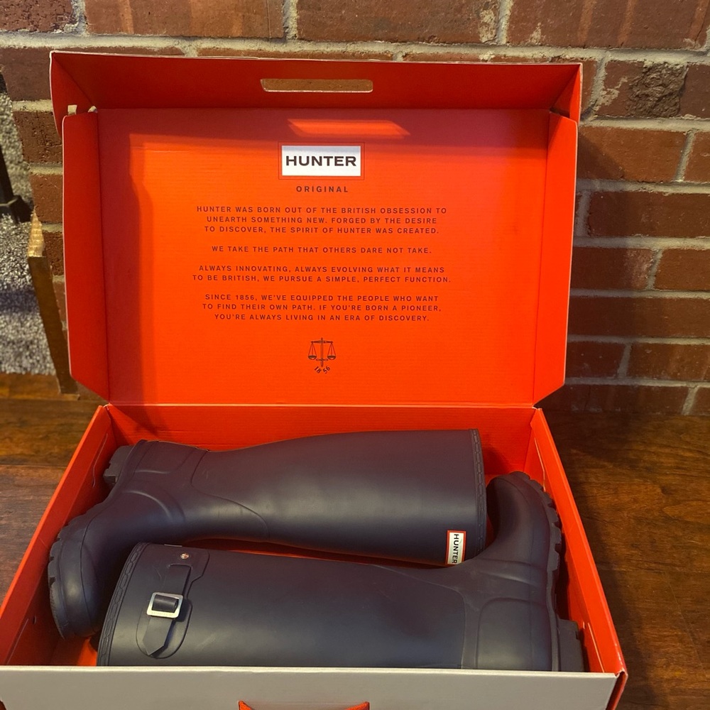 Purple Tall hunter boots gently worn - box included - Picture 14 of 16